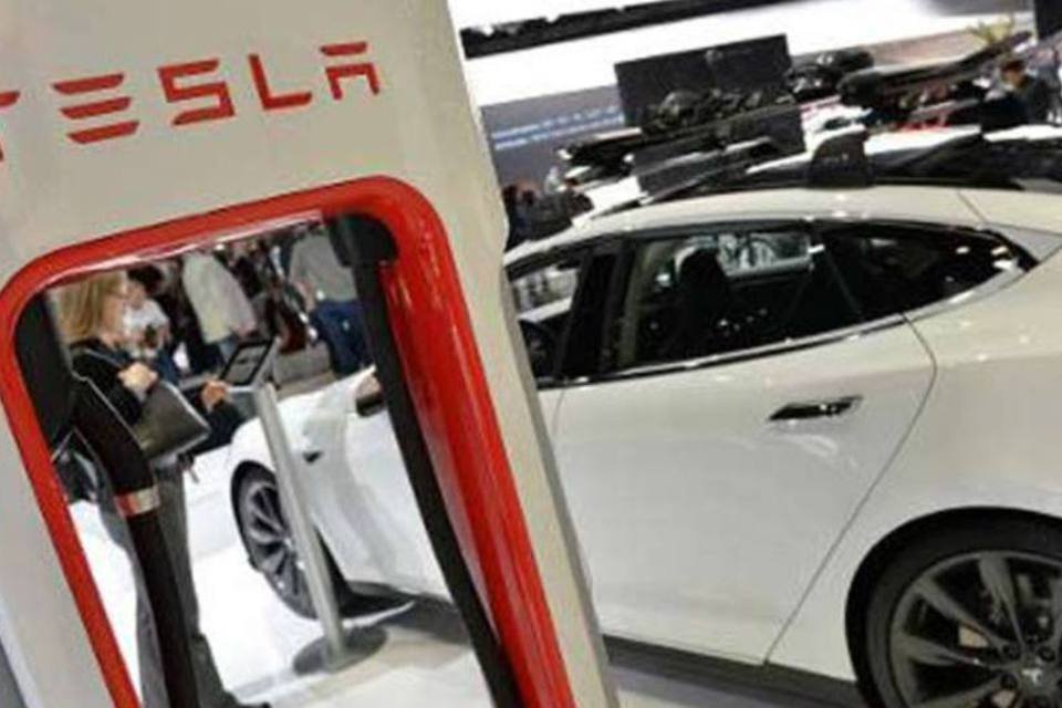 Fabricante de elétricos Tesla acusa chinês de roubar nome