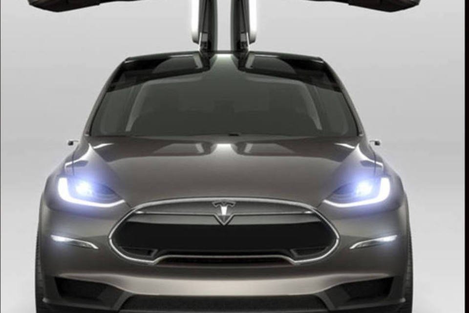 Carro Tesla Model X tem painel similar ao iPad