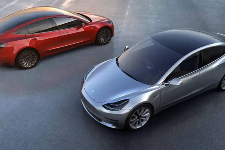Futuro lançamento, Model 3 será a porta de entrada da marca (Divulgação/Tesla)