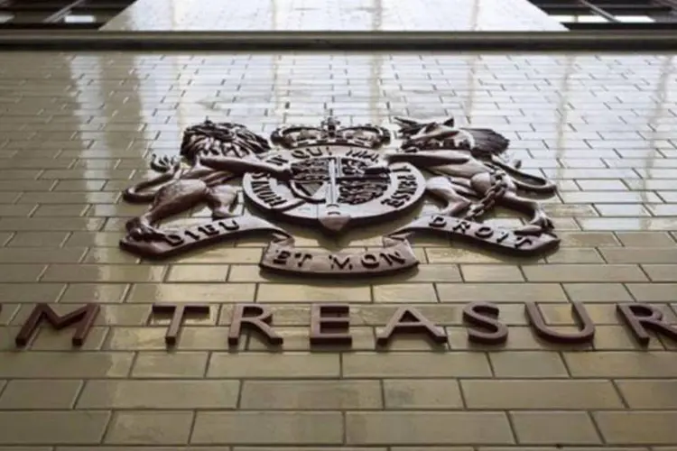 Brasão do Tesouro do Reino Unido: taxa de juros foi mantida (Pool/Getty Images)