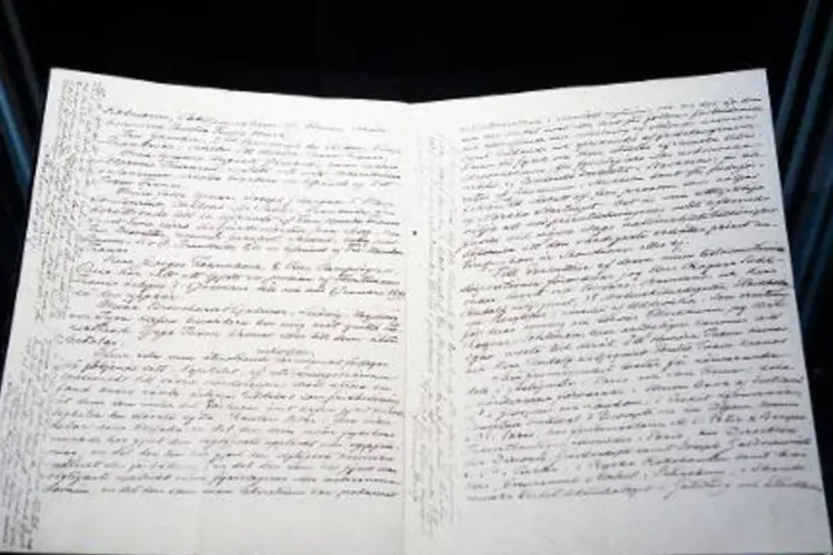 O testamento em exposição no Museu Nobel, em Estocolmo (Jontahan Nackstrand/AFP)