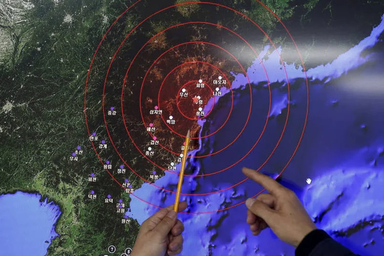 
	Teste nuclear: &quot;Os dados s&iacute;smicos indicam que a explos&atilde;o est&aacute; provavelmente abaixo do que se poderia esperar de uma bomba H&quot;
 (Kim Hong-Ji / Reuters)