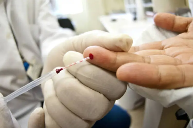 Teste rápido de HIV: quem procurar as unidades de saúde também poderá se vacinar contra a hepatite B (Marcelo Camargo/ABr)