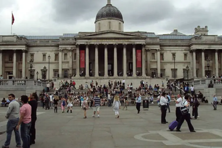 
	The National Gallery, em Londres: os funcion&aacute;rios j&aacute; realizaram greves em fevereiro e abril para tentar impedir a privatiza&ccedil;&atilde;o de servi&ccedil;os
 (Wikimedia Commons)