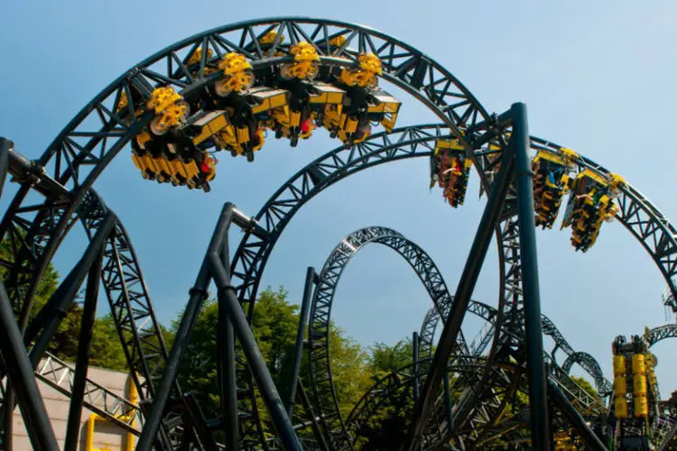 Montanha-russa The Smiler: uma colisão entre dois carros deixou ao menos quatro pessoas seriamente feridas em Alton Towers, parque de diversões no Reino Unido (Alton Towers/Divulgação)