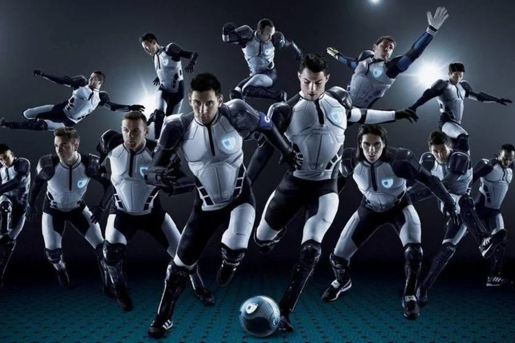 
	Campanha O Treinamento, da Samsung: jogadores da elite mundial s&atilde;o convocados para cuidar de uma invas&atilde;o alien&iacute;gena
 (Divulgação/Samsung)