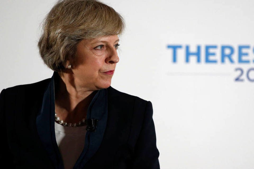 Theresa May se encontrará com Merkel na quarta-feira