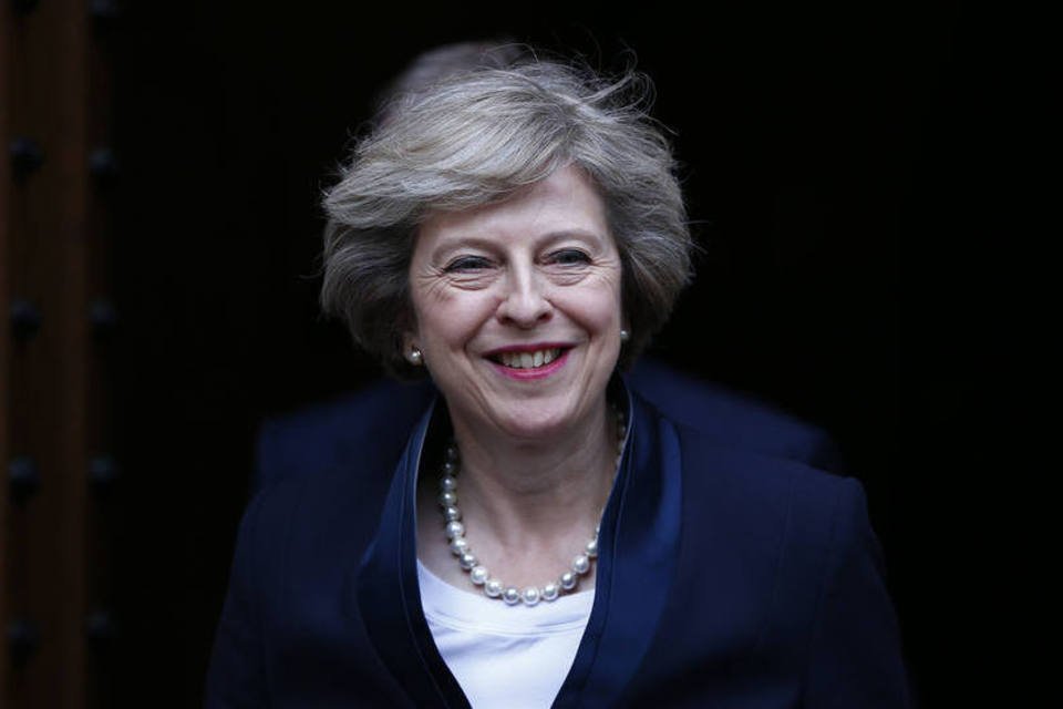 Partido Conservador proclama Theresa May como líder