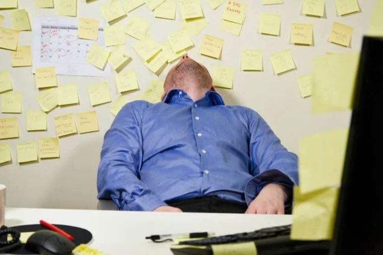 Anda improdutivo? Elimine estes hábitos (Thinkstock/kjekol)