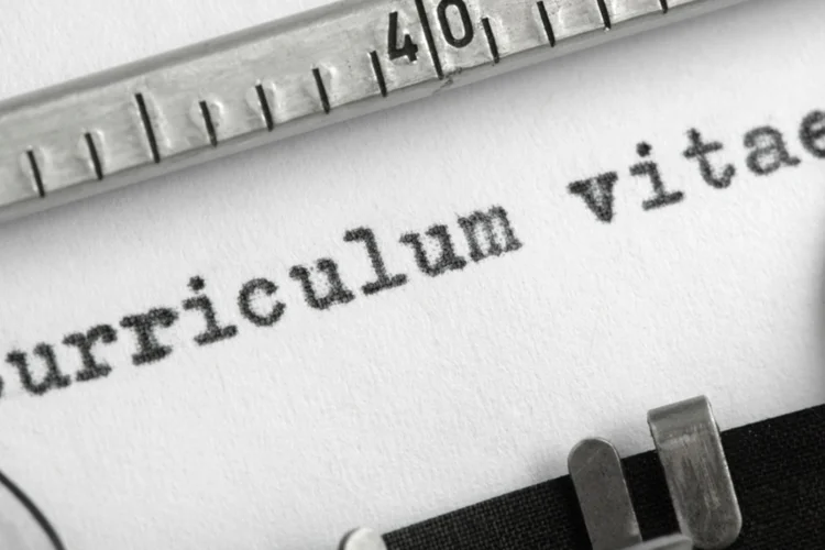 Currículo: elimine adjetivos sobre o seu próprio comportamento (Thinkstock/BrianAJackson)