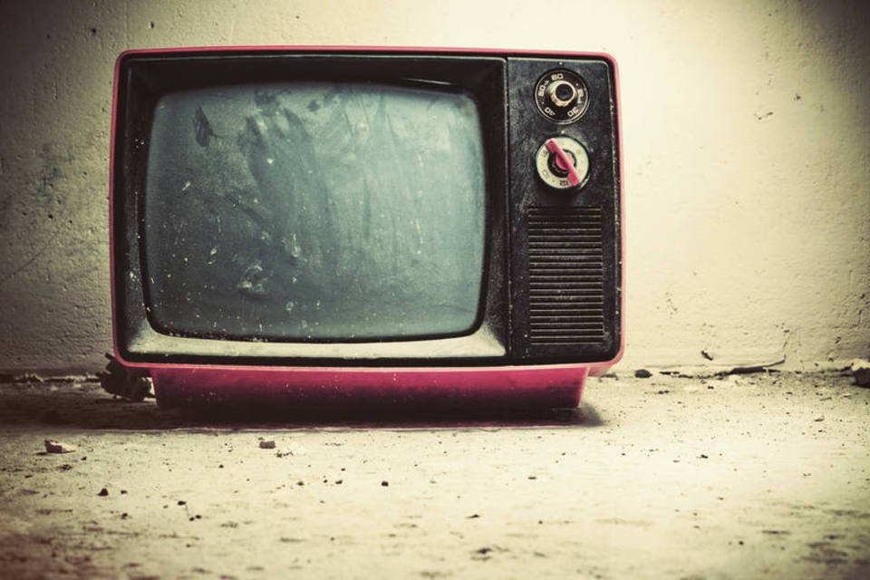 Mil cidades devem desligar TV analógica até 2018