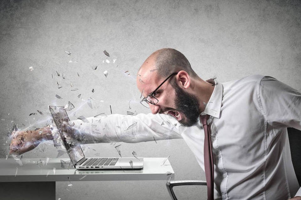 O banco pode cobrar minha dívida por mensagem no Facebook?