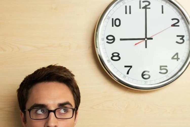 
	Rel&oacute;gio: certas atitudes podem estar desacelerando o seu desenvolvimento profissional
 (Thinkstock/Mike Watson Images)