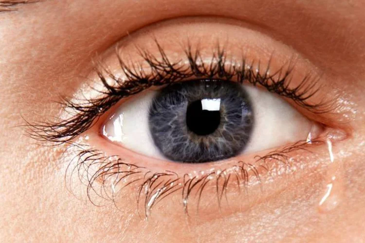 Lágrima: especialista propõe questões para avaliar competências emocionais de um candidato numa entrevista de emprego (Thinkstock/Mike Watson Images)