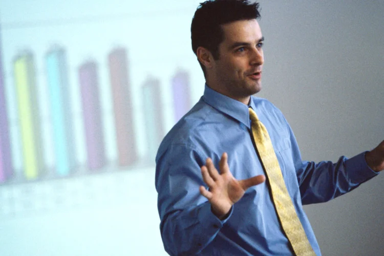 Convencimento: acadêmicos conhecem relativamente pouco sobre como a linguagem que as pessoas usam muda quando estão tentando ser persuasivas (Thinkstock/Purestock/Thinkstock)