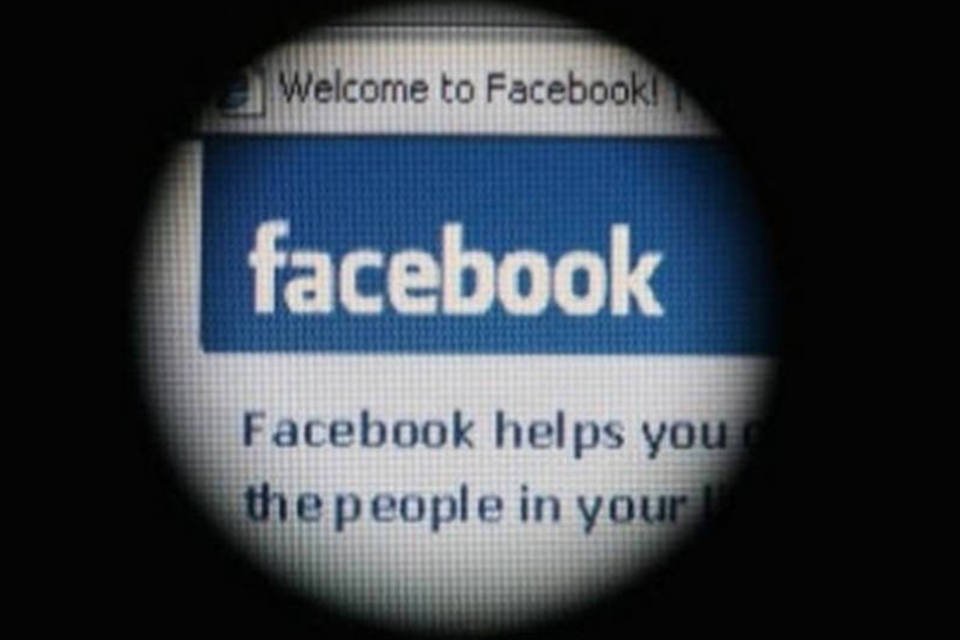 Juiz é afastado por compartilhar notícia de caso no Facebook