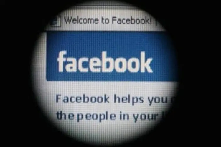 
	Facebook: juiz foi afastado ap&oacute;s publicar no Facebook uma not&iacute;cia de um jornal local sobre um de seus casos
 (Reuters)