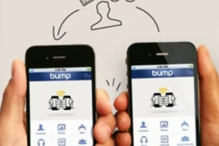 App de compartilhamento Bump: com as patentes do Bump, seria possível até mesmo que o Google incorpore o serviço de comunicação por proximidade a uma futura versão do Android (Reprodução)