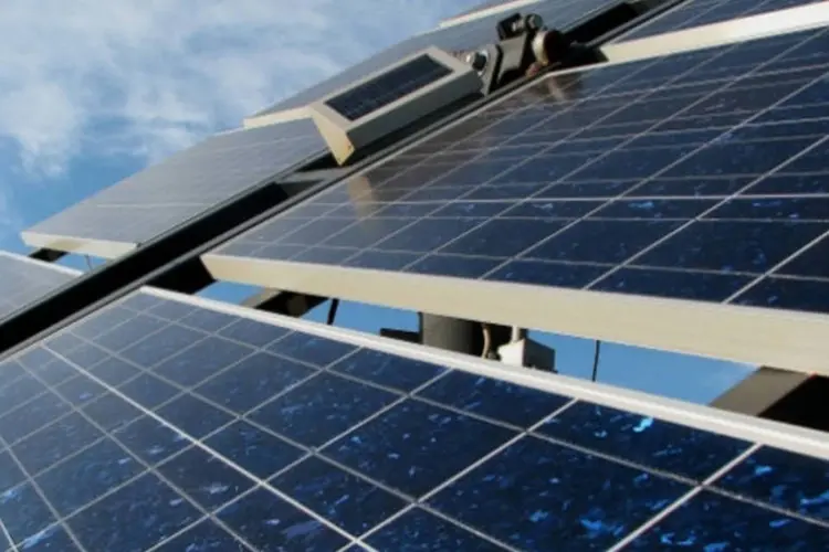 
	Painel solar: Chaori Solar alertou esta semana que poderia pagar menos que 5% dos US$ 14,5 milh&otilde;es em juros de uma d&iacute;vida de 1 bilh&atilde;o de iuanes em b&ocirc;nus emitidos em 2012
 (sxc.hu)