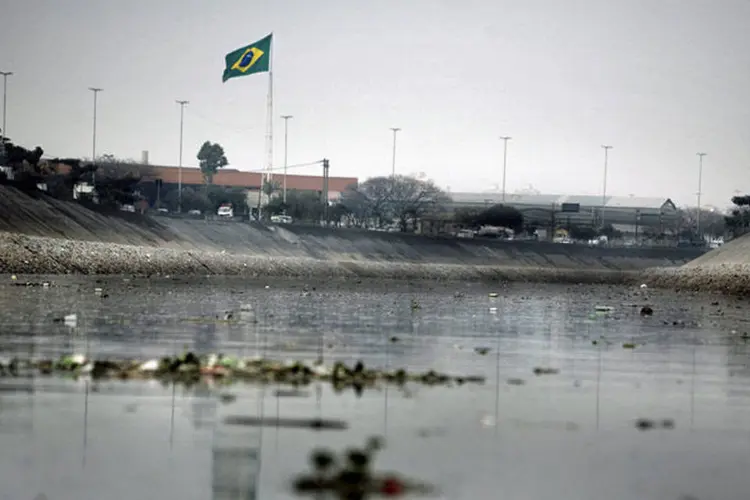 Poluição no Rio Tietê (Bitenka/Thinkstock)
