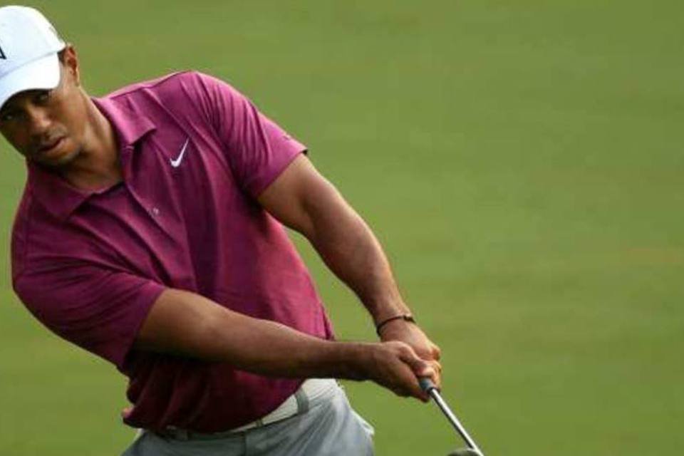 Tiger Woods volta a figurar entre os 50 melhores no golfe