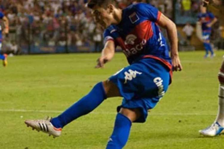
	Jogador do Tigre: informa&ccedil;&otilde;es da imprensa portenha indicam que a luta interna entre as fac&ccedil;&otilde;es come&ccedil;ou no m&ecirc;s passado.
 (Divulgação)