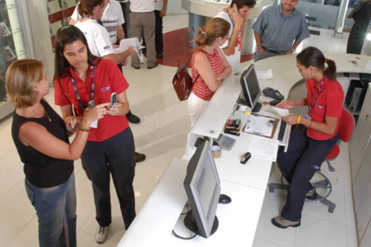 Em 2011, as ações ordinárias da TIM acumulam valorização de 24%, enquanto as preferenciais já subiram 30% (LIA LUBAMBO /EXAME)