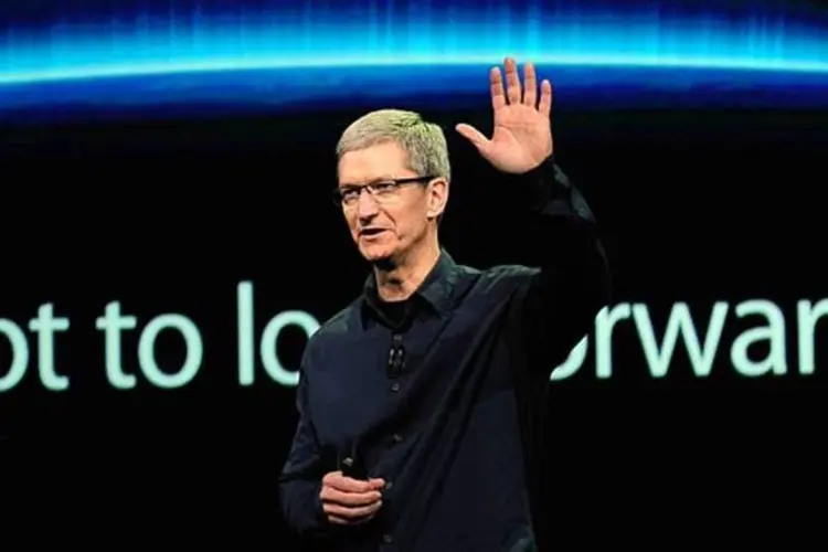 
	Tim Cook: &quot;N&oacute;s expressamos nossas desculpas sinceras por causar aos clientes qualquer mal-entendido ou temor&quot;, disse o presidente-executivo da Apple.
 (Kevork Djansezian / Getty Images)
