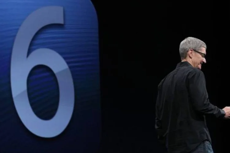 Tim Cook, CEO da Apple, comandou o lançamento dos novos serviços: um serviço de mapas próprio, melhoras no software Siri e uma barra de buscas no navegador Safari (Justin Sullivan/Getty Images)