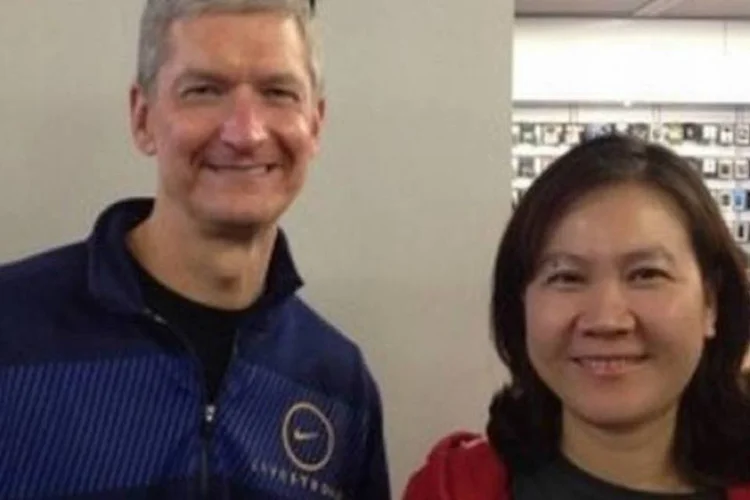 CEO foi visto em loja da Apple; visita foi relatada por usuários do Weibo, o Twitter chinês (Reprodução / Weibo)