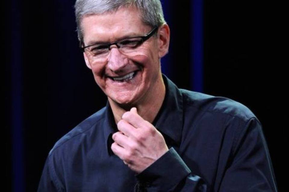 CEO da Apple embolsa US$ 11 milhões com venda de ações