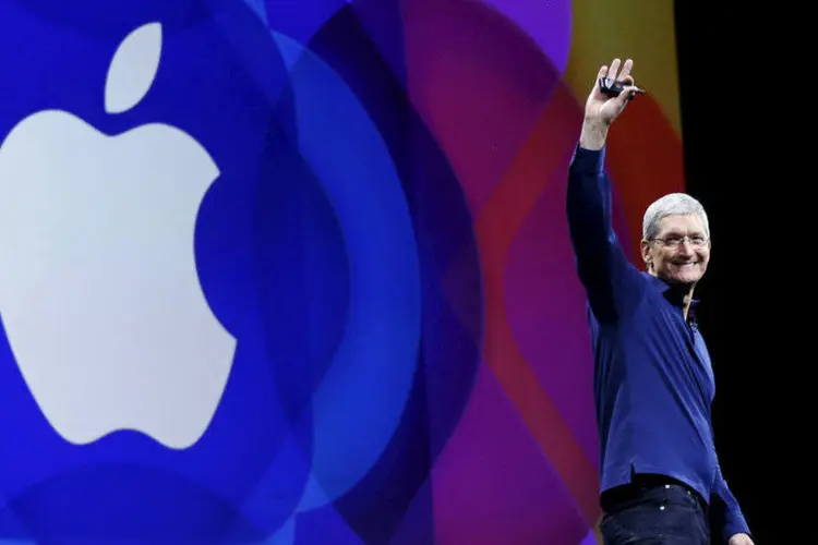 
	O presidente-executivo da Apple, Tim Cook: Cook disse que os aplicativos &quot;nativos&quot; vir&atilde;o para o rel&oacute;gio
 (Robert Galbraith/Reuters)