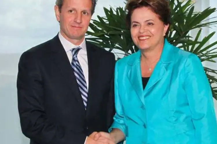 Geithner, do Tesouro dos EUA, e Dilma: rendimento dos papéis norte-americanos está baixo (Ricardo Stuckert Filho/PR)