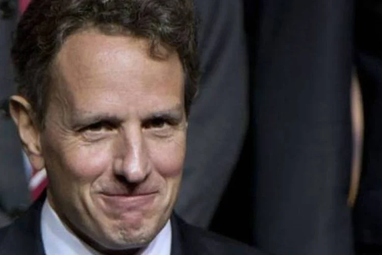 Geithner disse que o plano contem elementos adequados para conter a crise (Fred Dufour/AFP)