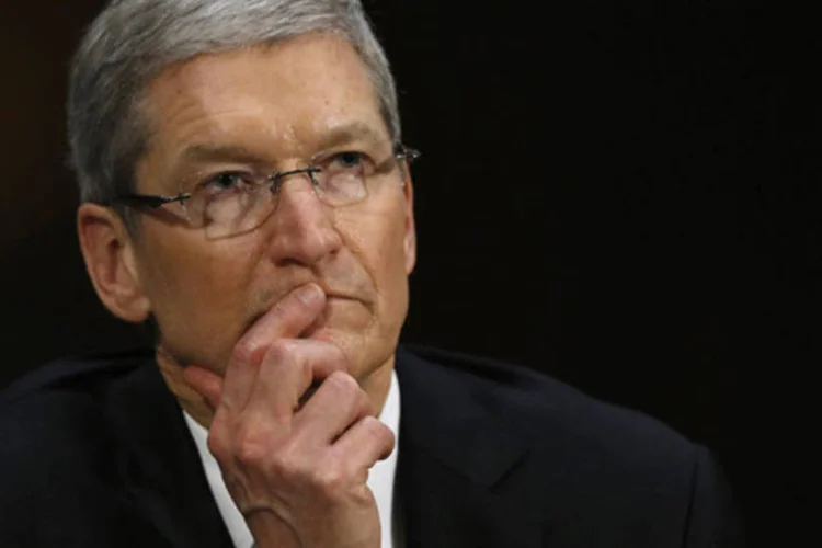 
	Tim Cook: jornalistas afirmam ter encontrado trabalhadores em p&eacute;ssimas condi&ccedil;&otilde;es de trabalho
 (REUTERS/Jason Reed)