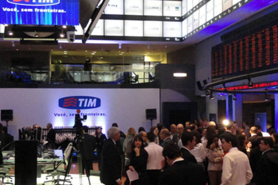 TIM cai com especulações sobre oferta de R$ 1,5 bi em ações