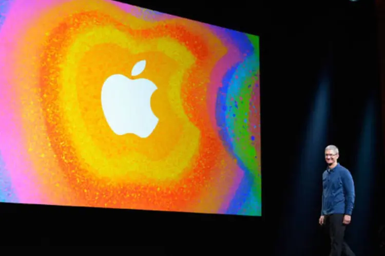 
	Tim Cook, CEO da Apple: companhia tamb&eacute;m perdeu participa&ccedil;&atilde;o no mercado chin&ecirc;s
 (Kevork Djansezian/Getty Images)