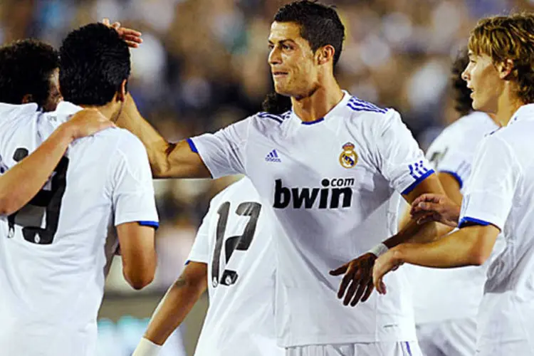 O Real Madrid, de Cristiano Ronaldo, faturou 480,2 milhões de euros na temporada 2010-2011 (Getty Images)