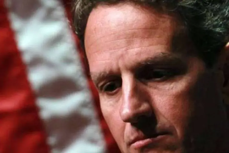 Geithner, secretário do Tesouro dos EUA: valor abaixo do real pode acarretar em inflação (Justin Sullivan/Getty Images)