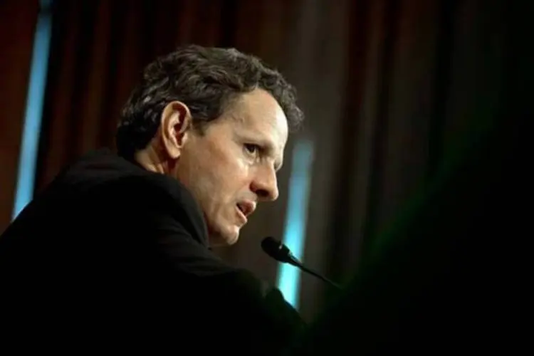 
	O secret&aacute;rio americano do Tesouro, Timothy Geithner: &quot;eu acredito na recupera&ccedil;&atilde;o. Se isso fosse basquete, estar&iacute;amos come&ccedil;ando o &uacute;ltimo quarto&quot;, disse
 (AFP/ Brendan Smialowski)