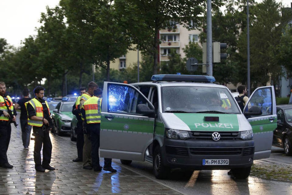 Vários agressores estão em fuga, diz polícia alemã