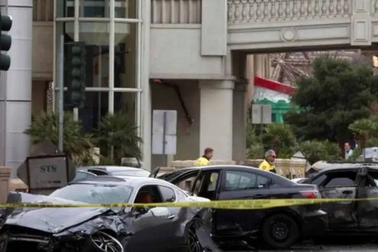 Carros batidos após tiroteio com mortos em Las Vegas (REUTERS/Las Vegas Sun/Steve Marcus)