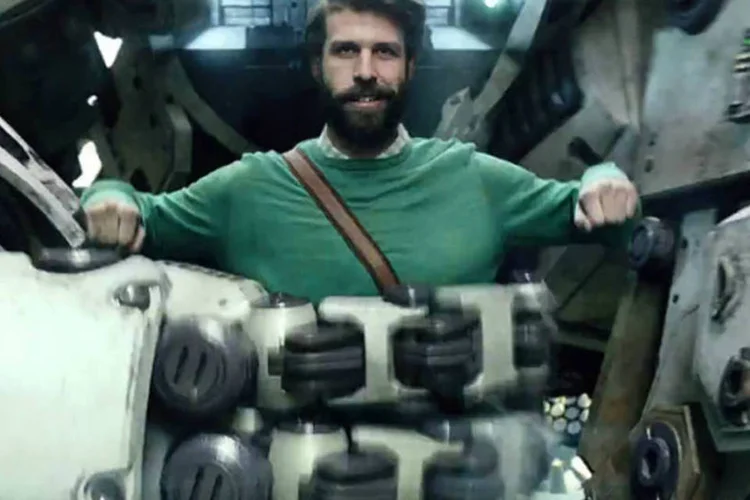 Comercial de "Titanfall": produção da Respawn Entertainment mostra como a vida é muito mais legal quando acompanhada de um robô gigante pra chamar de seu (Reprodução/YouTube/TitanfallGame)