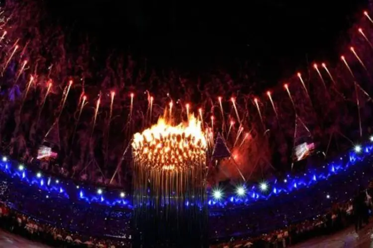Tocha olímpica: Comitê Olímpico Internacional afirmou que cabe aos organizadores escolher o local, enquanto os repórteres perguntaram por que somente espectadores pagantes poderiam vê-la (Getty Images)