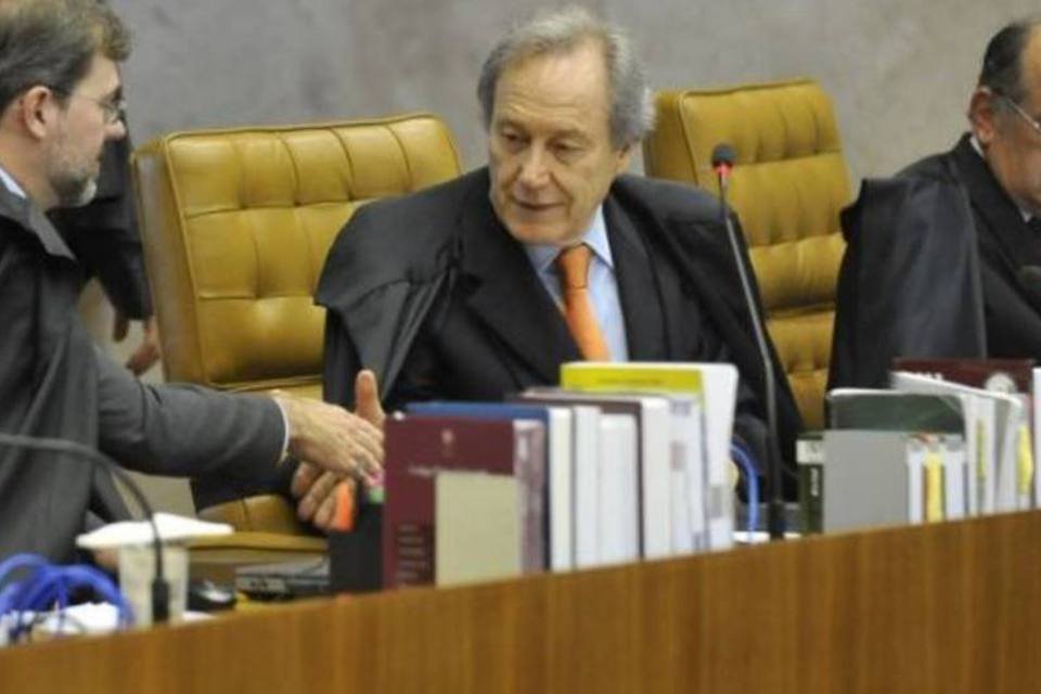 STF retoma sessão de votação sobre formação de quadrilha