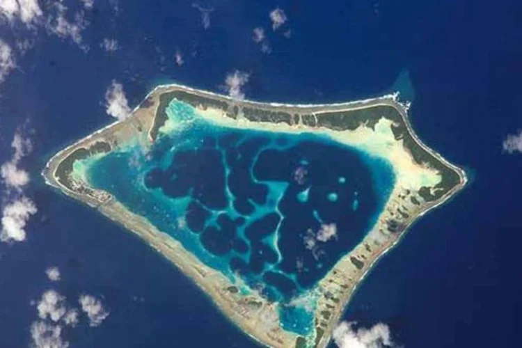 Vista de satélite de Atafu, um dos três atóis do arquipélago de Toquelau, na Nova Zelândia (Wikimedia Commons/ Nasa)