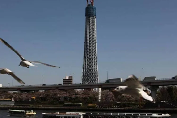 Tokyo Sky Tree, torre das emissoras de TV de Tóquio, ainda em construção (Koichi Kamoshida/Getty Images)