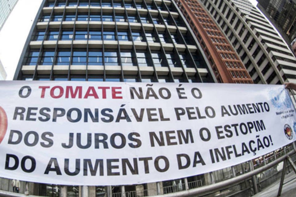 Sindicatos protestam pela manutenção da redução de juros