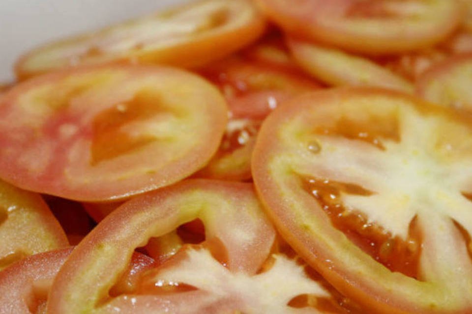 Preço do tomate deve desacelerar ainda em abril, diz FGV
