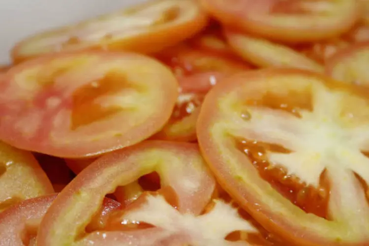 
	Segundo o Dieese, os pre&ccedil;os do tomate sofrem fortes oscila&ccedil;&otilde;es por causa das varia&ccedil;&otilde;es clim&aacute;ticas
 (Marcos Santos/USP Imagens)